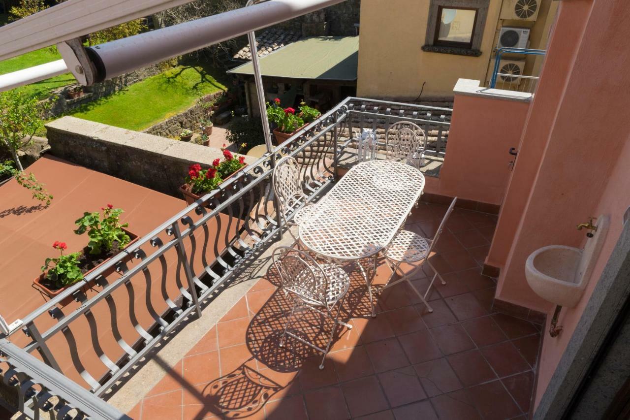 Ferienwohnung Domus Del Teatro Viterbo Exterior foto