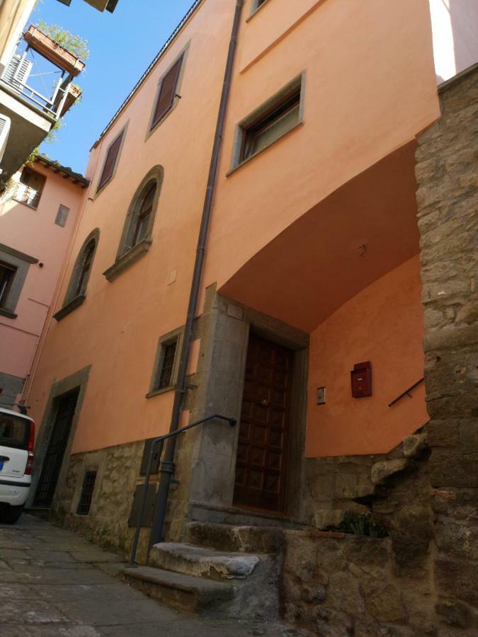Ferienwohnung Domus Del Teatro Viterbo Exterior foto