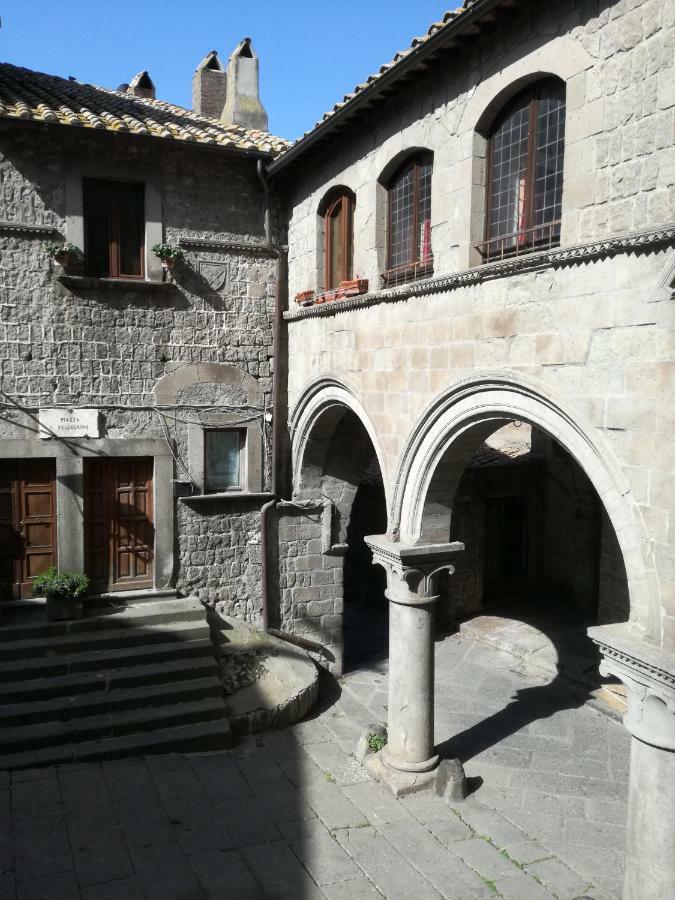 Ferienwohnung Domus Del Teatro Viterbo Exterior foto